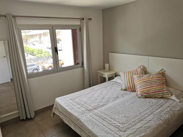 1 makuuhuone Asunto vuokrattavana paikassa San Agustín, San Bartolomé de Tirajana mukana uima-altaan 
autotalli - 1 400 € (Ref: 9874177)