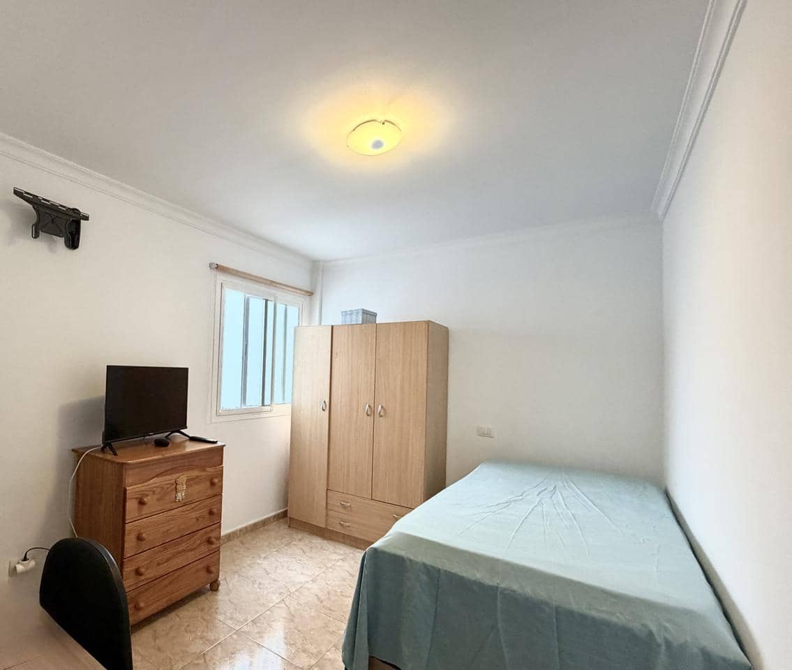 3 soveværelse Lejlighed til leje i Cruce de Arinaga med garage - € 1.100 (Ref: 9877613)