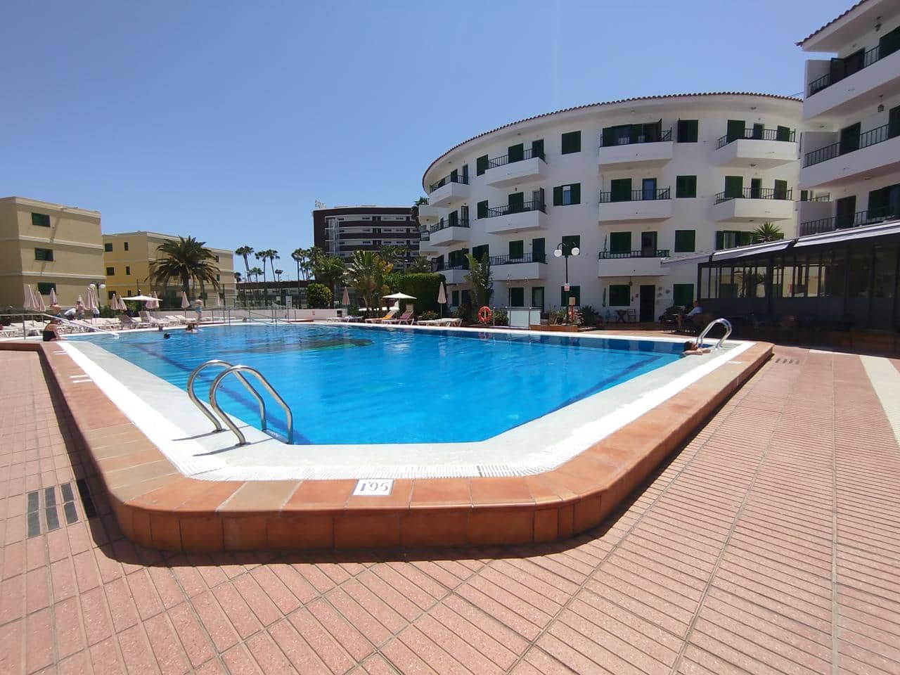 1 bedroom Flat for rent in Playa del Ingles with pool - € 950 (Ref: 9877614)