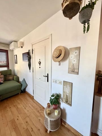 2 makuuhuone Asunto vuokrattavana paikassa San Fernando, Moya mukana 
autotalli - 1 300 € (Ref: 9882592)