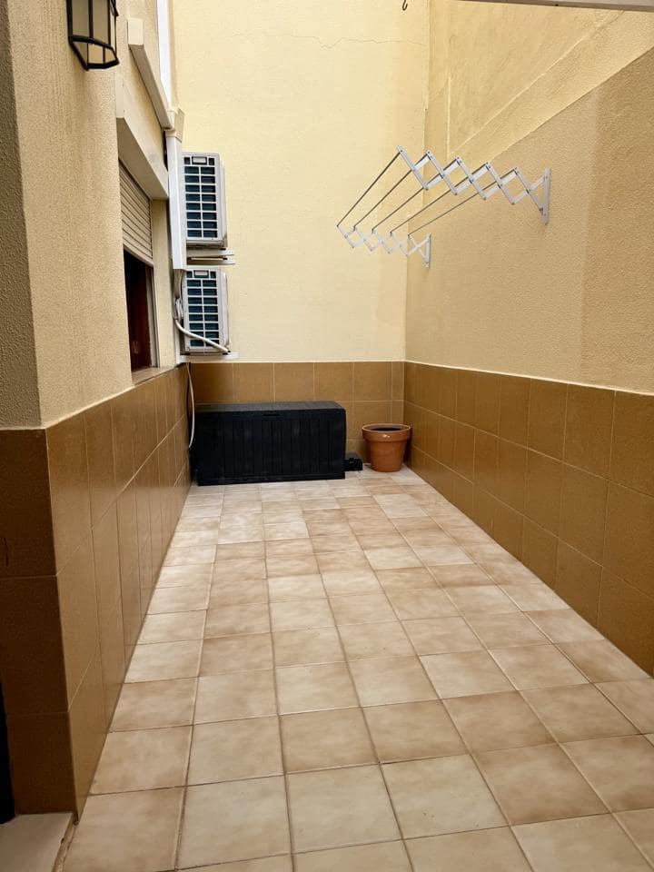 3 slaapkamer Villa te huur in San Fernando - € 2.500 (Ref: 9891042)