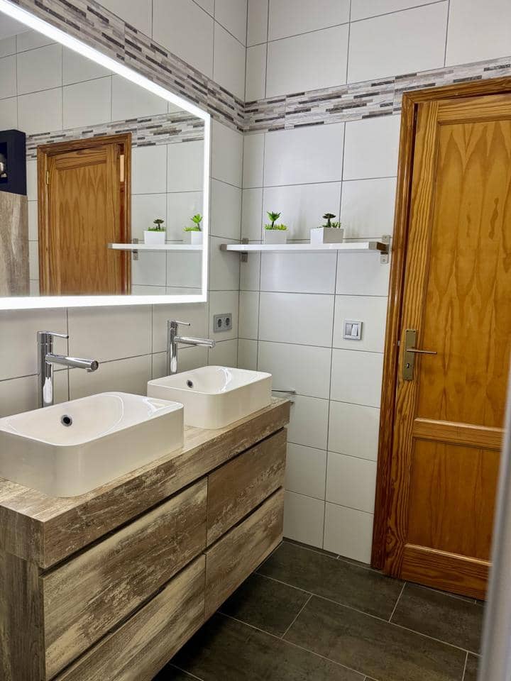 3 slaapkamer Villa te huur in San Fernando - € 2.500 (Ref: 9891042)