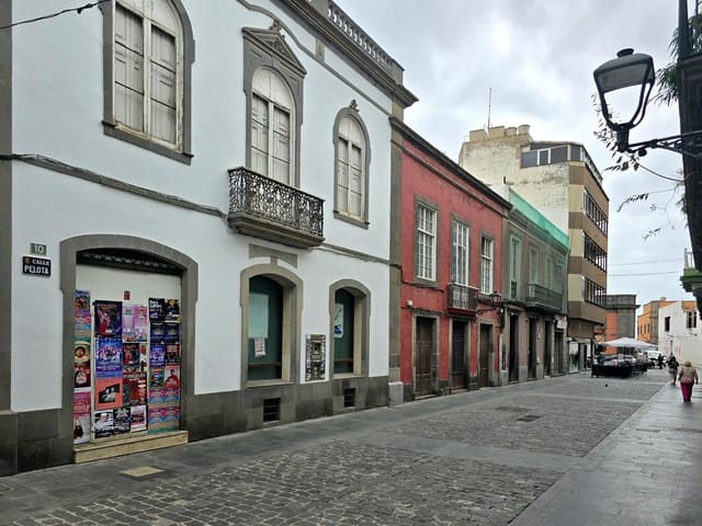 18 soverom Villa til salgs i Vegueta, Las Palmas de Gran Canaria - € 700 000 (Ref: 9891043)