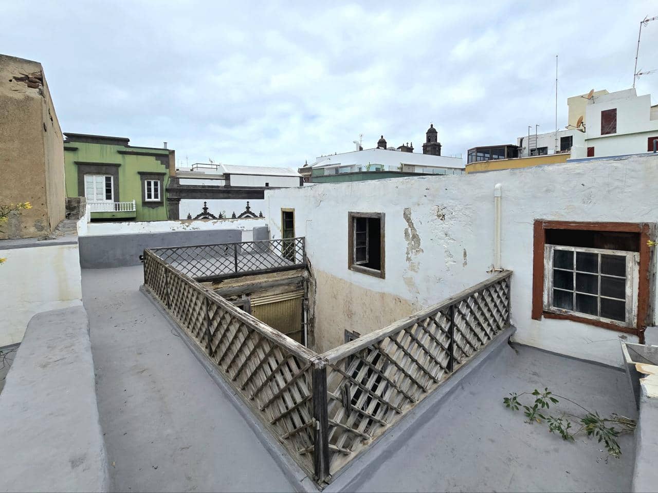 18 soverom Villa til salgs i Las Palmas de Gran Canaria - € 700 000 (Ref: 9891043)