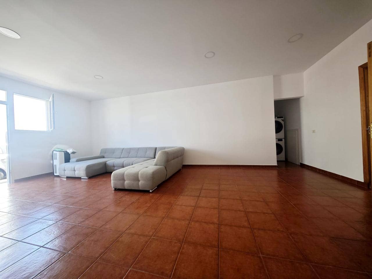 Appartement de 2 chambres à louer à El Tablero - 1 000 € (Ref: 9891152)