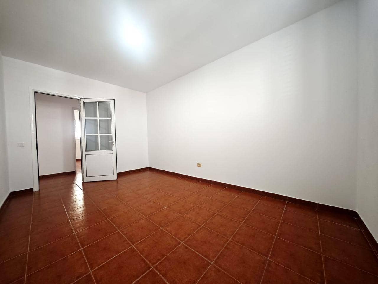Appartement de 2 chambres à louer à El Tablero - 1 000 € (Ref: 9891152)