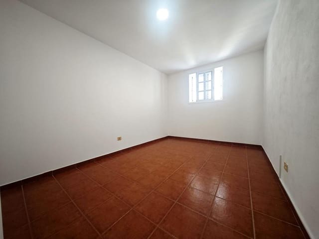 2 Zimmer Wohnung zu vermieten in El Tablero, San Bartolomé de Tirajana - 1.000 € (Ref: 9891152)
