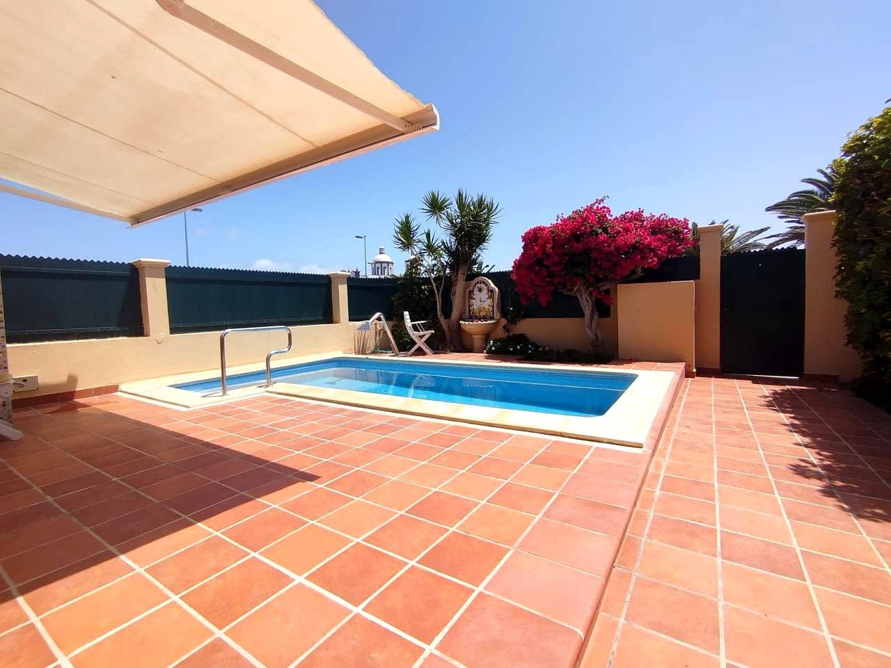 2 bedroom Villa for rent in Meloneras with pool - € 3,750 (Ref: 9895136)