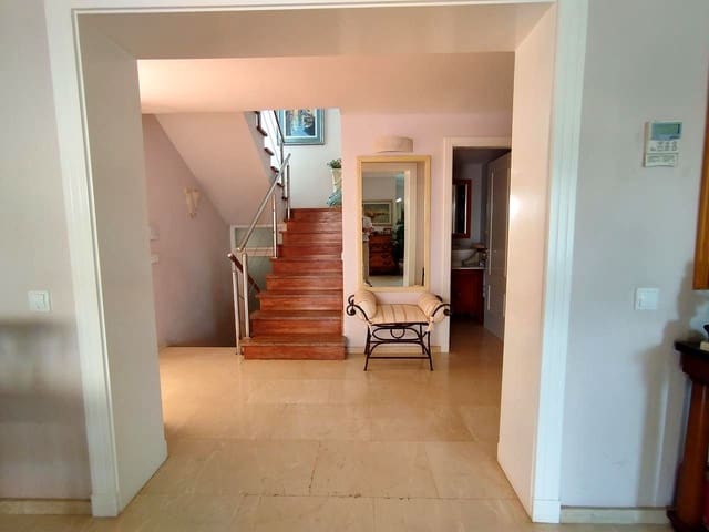 2 bedroom Villa for rent in Meloneras, San Bartolomé de Tirajana with pool - € 3,750 (Ref: 9895136)