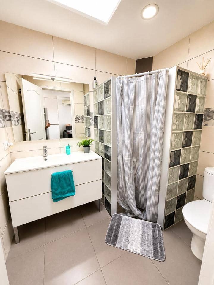 Bungalow de 1 chambre à louer à Sonneland avec piscine - 2 350 € (Ref: 9895263)