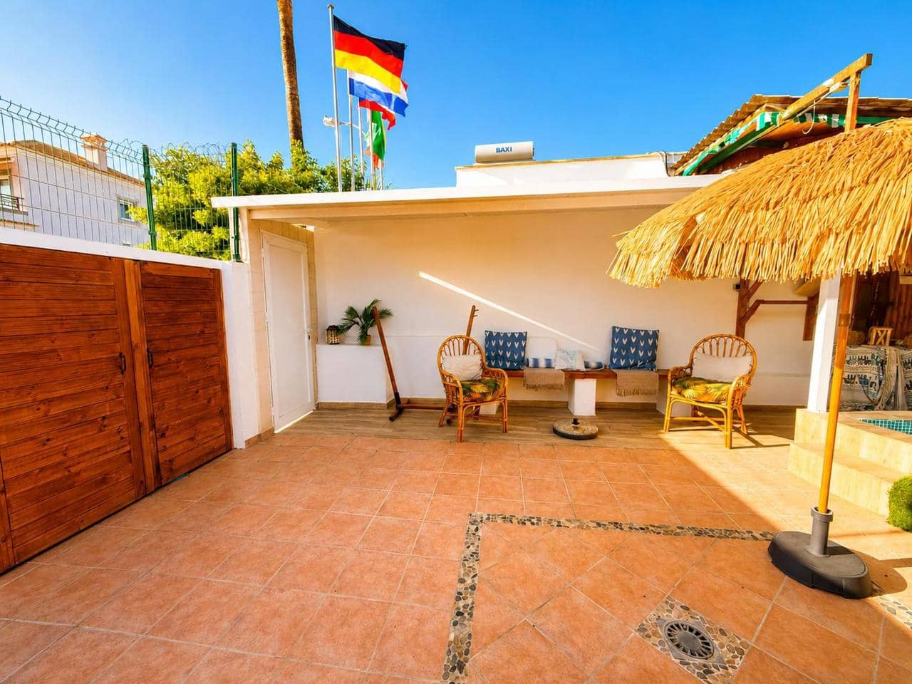 Bungalow de 1 chambre à louer à Sonneland avec piscine - 2 350 € (Ref: 9895263)