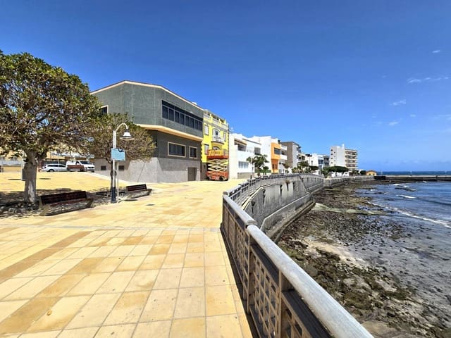 3 bedroom Flat for rent in Arinaga, Agüimes - € 1,500 (Ref: 9895558)