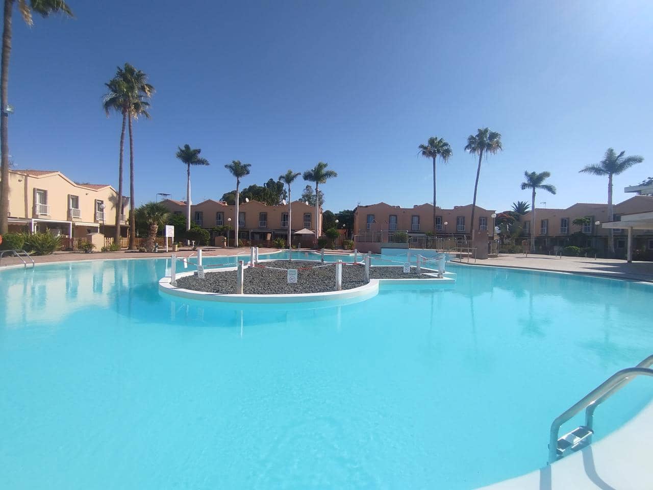 1 sovrum Lägenhet till salu i Maspalomas med pool - 255 000 € (Ref: 9902626)