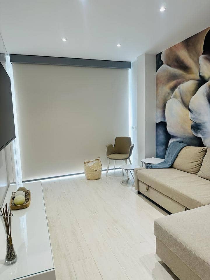 Flat te huur in Las Palmas de Gran Canaria - € 2.500 (Ref: 9902693)