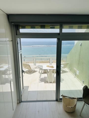 Flat te huur in Las Palmas de Gran Canaria - € 2.500 (Ref: 9902693)