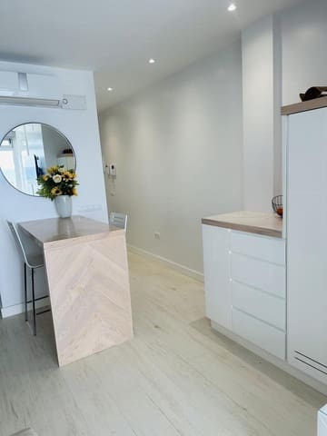 Flat te huur in Las Palmas de Gran Canaria - € 2.500 (Ref: 9902693)