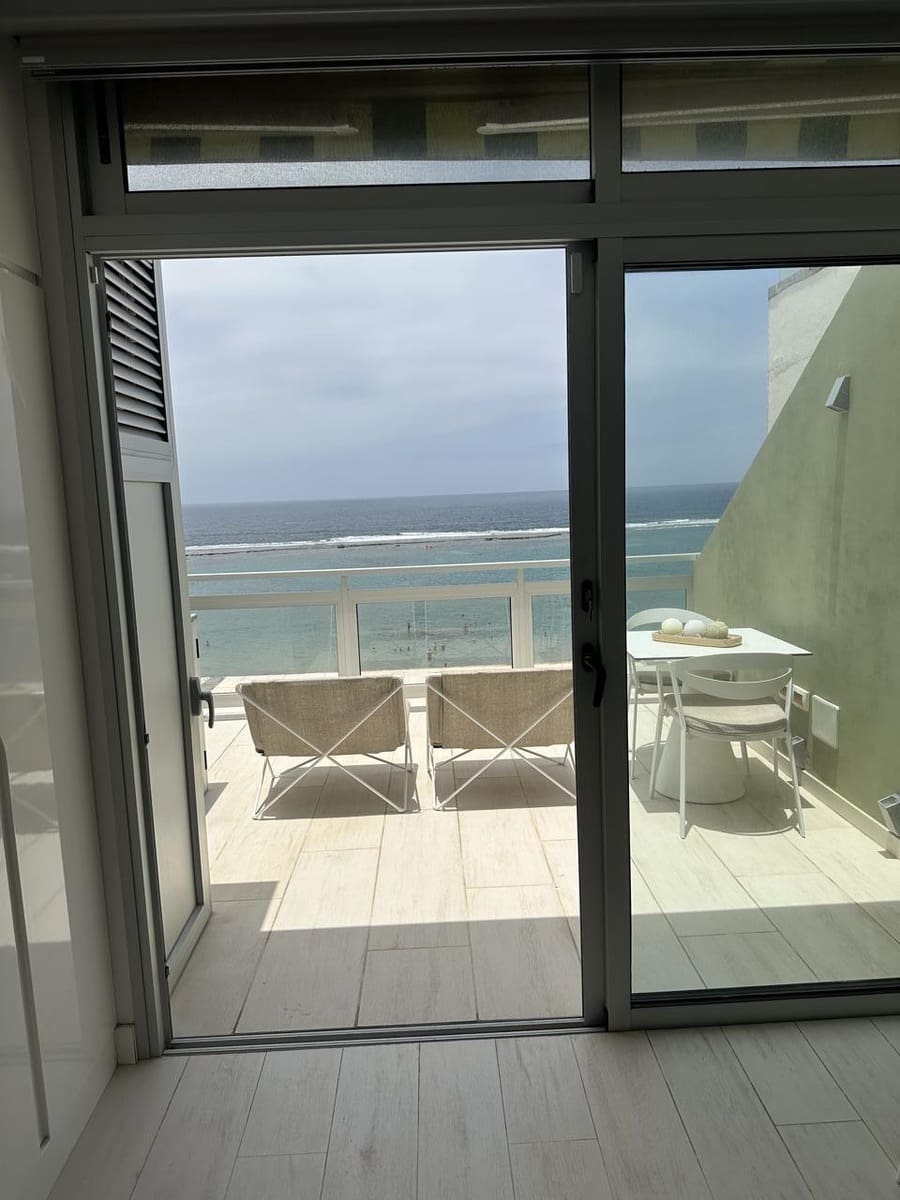 Flat te huur in Las Palmas de Gran Canaria - € 2.500 (Ref: 9902693)