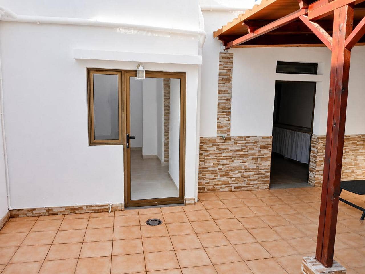 1 bedroom Villa for rent in Sardina - € 1,100 (Ref: 9911838)