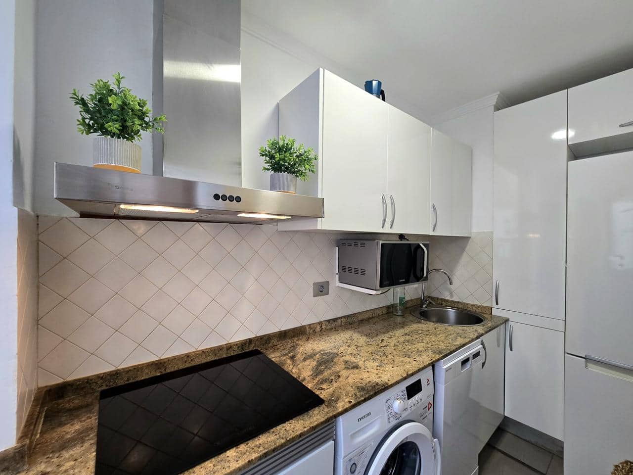 Appartement de 2 chambres à louer à Las Palmas de Gran Canaria - 900 € (Ref: 9922923)
