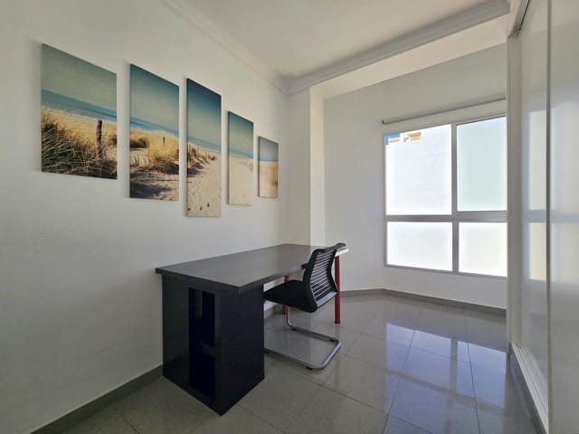 Appartement de 2 chambres à louer à Guanarteme, Las Palmas de Gran Canaria - 900 € (Ref: 9922923)