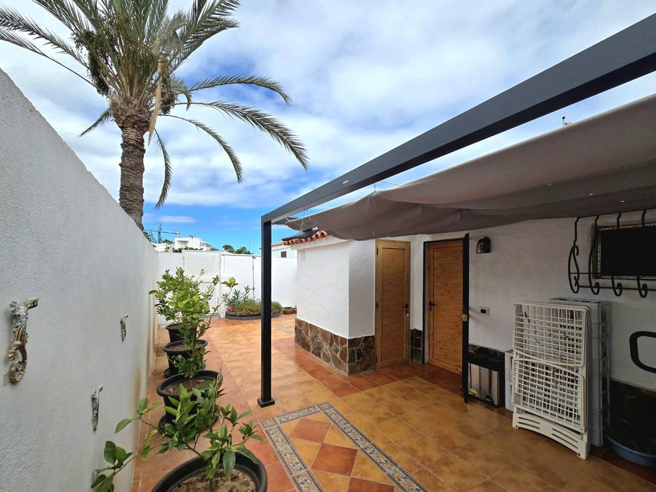 1 bedroom Bungalow for sale in Playa del Ingles with pool - € 420,000 (Ref: 9926460)