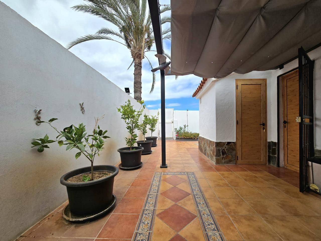 1 bedroom Bungalow for sale in Playa del Ingles with pool - € 420,000 (Ref: 9926460)