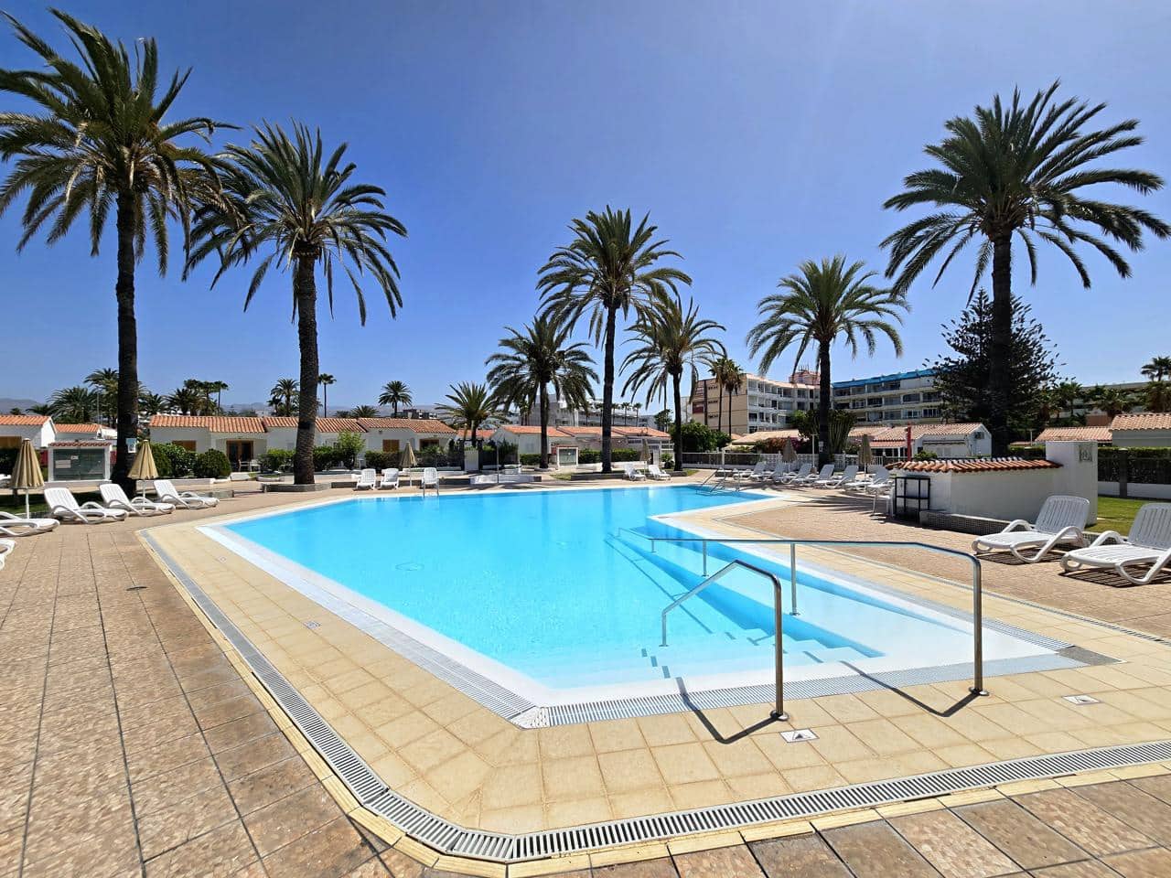 1 bedroom Bungalow for sale in Playa del Ingles with pool - € 420,000 (Ref: 9926460)