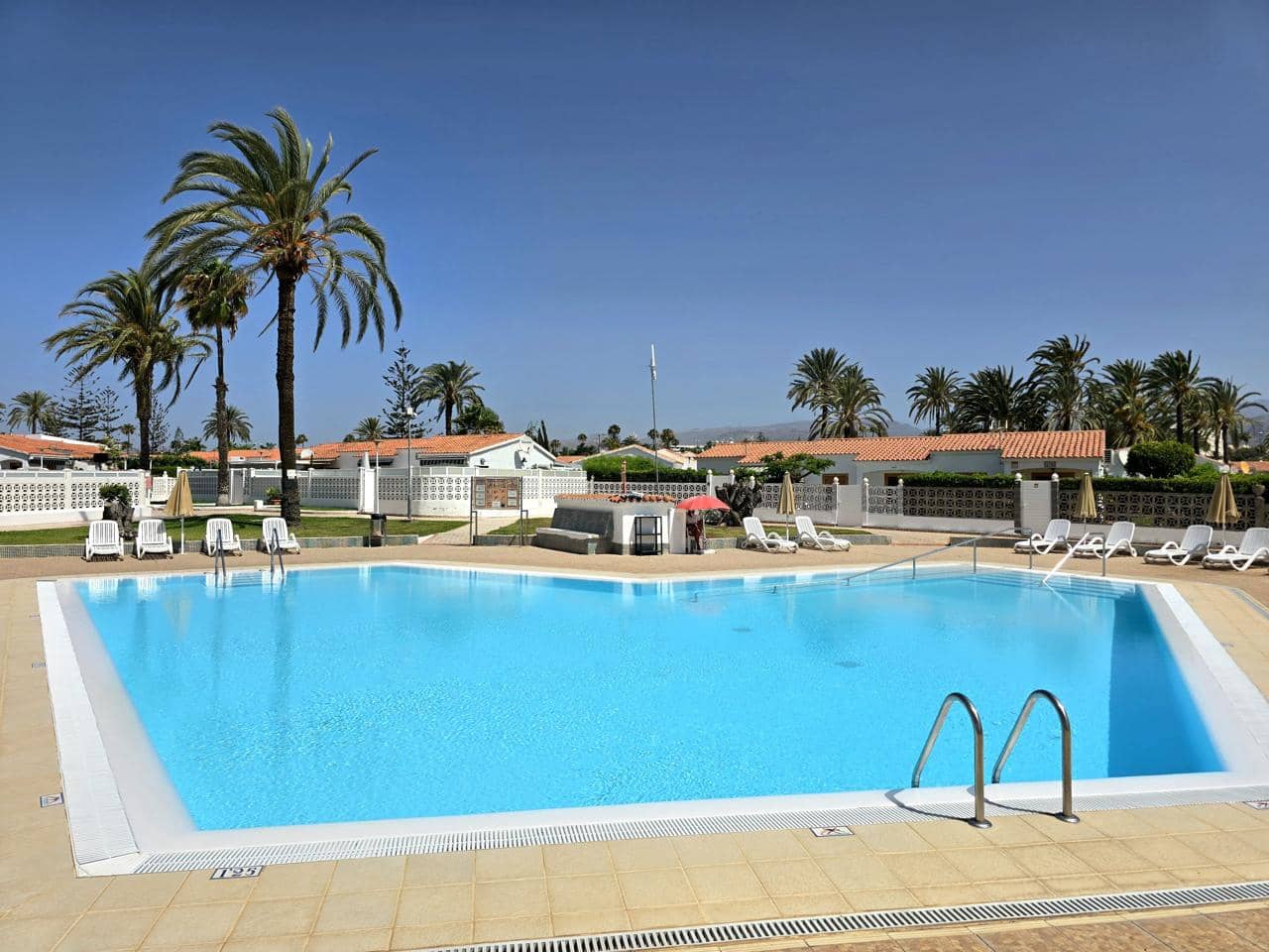 1 bedroom Bungalow for sale in Playa del Ingles with pool - € 420,000 (Ref: 9926460)