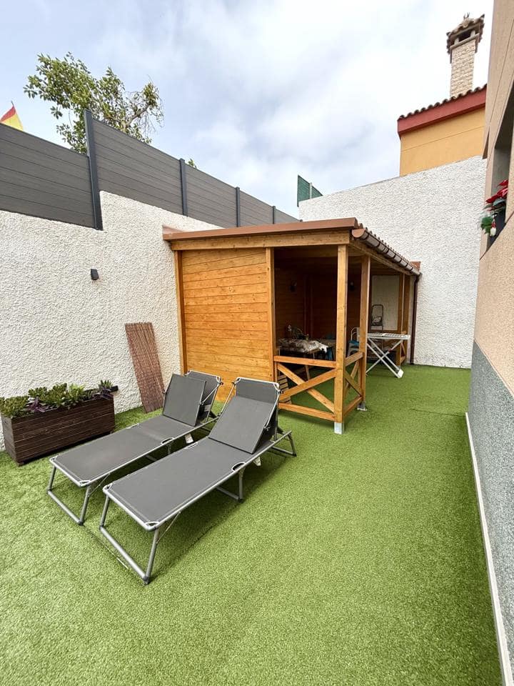 4 bedroom Villa for sale in Las Palmas de Gran Canaria with pool garage - € 485,000 (Ref: 9937121)