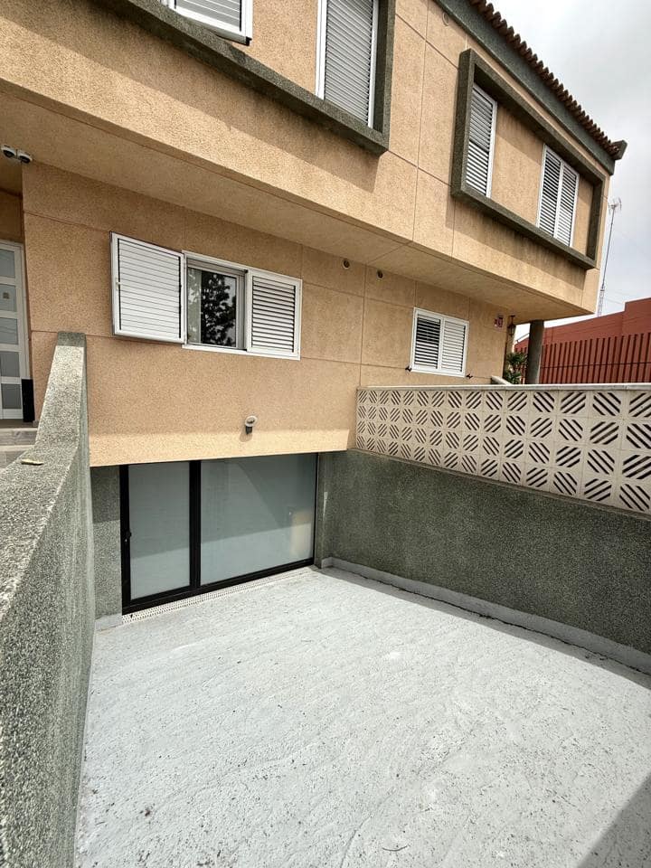4 bedroom Villa for sale in Las Palmas de Gran Canaria with pool garage - € 485,000 (Ref: 9937121)