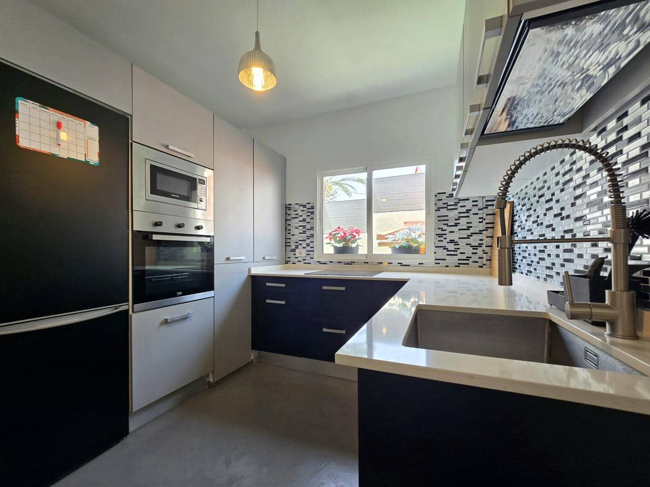 Chalet de 4 habitaciones en Las Palmas de Gran Canaria en venta con piscina garaje - 475.000 € (Ref: 9937121)