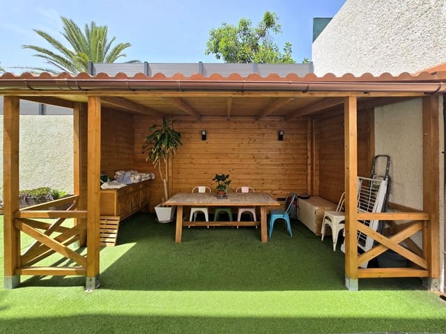 Chalet de 4 habitaciones en Las Mesas - El Toscón, Las Palmas de Gran Canaria en venta con piscina garaje - 475.000 € (Ref: 9937121)