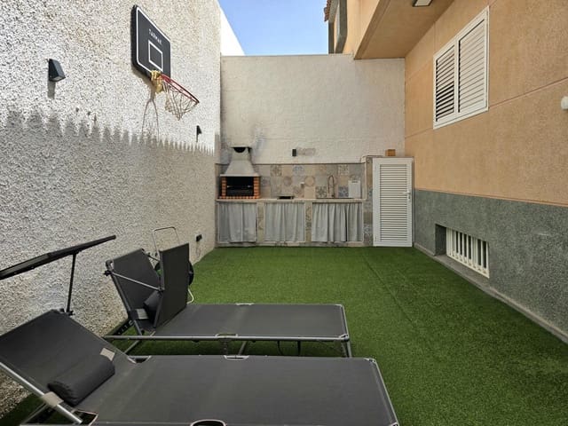 Chalet de 4 habitaciones en Las Mesas - El Toscón, Las Palmas de Gran Canaria en venta con piscina garaje - 475.000 € (Ref: 9937121)