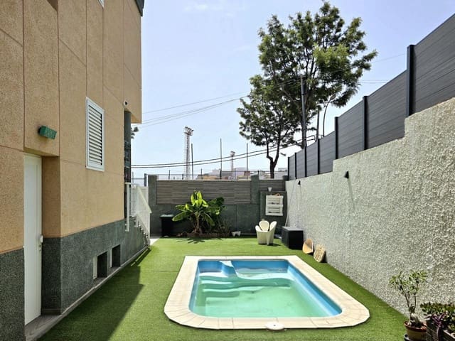 4 slaapkamer Villa te koop in Las Mesas - El Toscón, Las Palmas de Gran Canaria met zwembad garage - € 475.000 (Ref: 9937121)