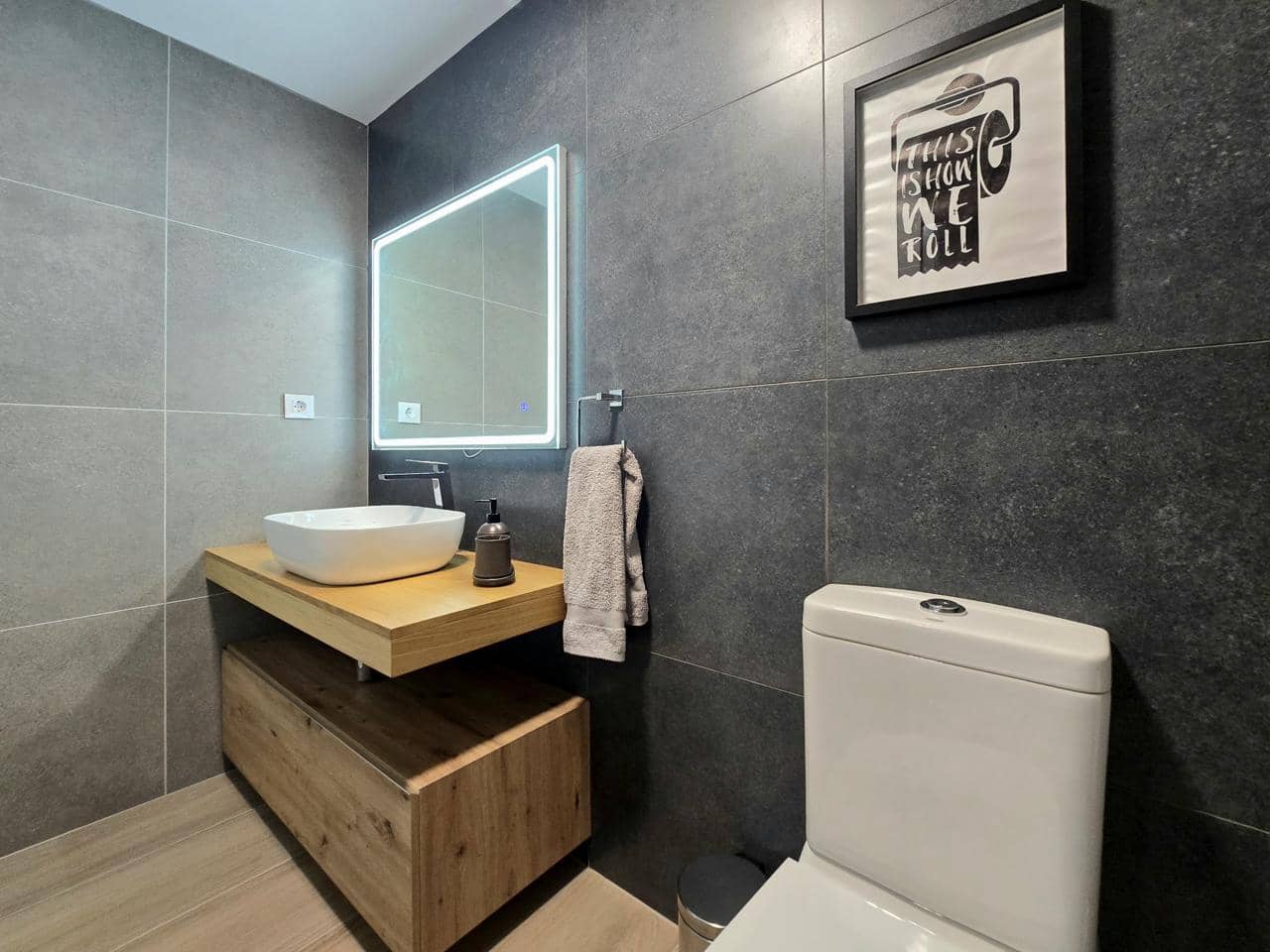 Appartement de 2 chambres à louer à Puerto Rico avec piscine garage - 1 700 € (Ref: 9939252)
