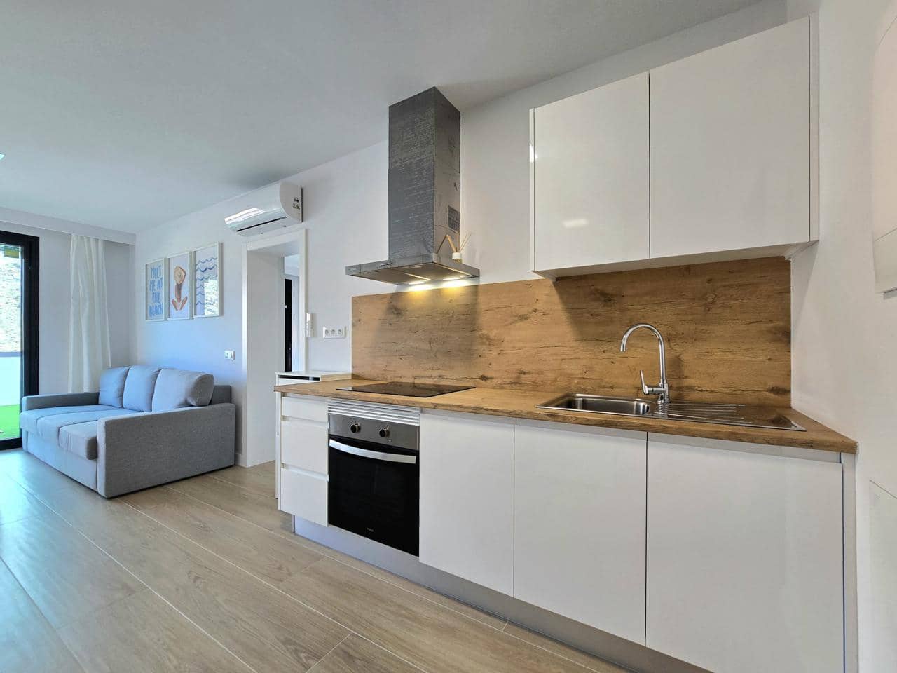 Appartement de 2 chambres à louer à Puerto Rico avec piscine garage - 1 700 € (Ref: 9939252)