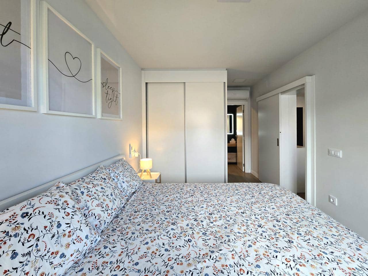 Appartement de 2 chambres à louer à Puerto Rico avec piscine garage - 1 700 € (Ref: 9939252)