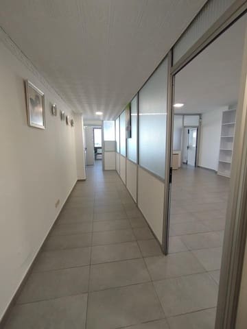 Bureau de 2 chambres à louer à Playa del Inglés, San Bartolomé de Tirajana - 1 250 € (Ref: 9941190)