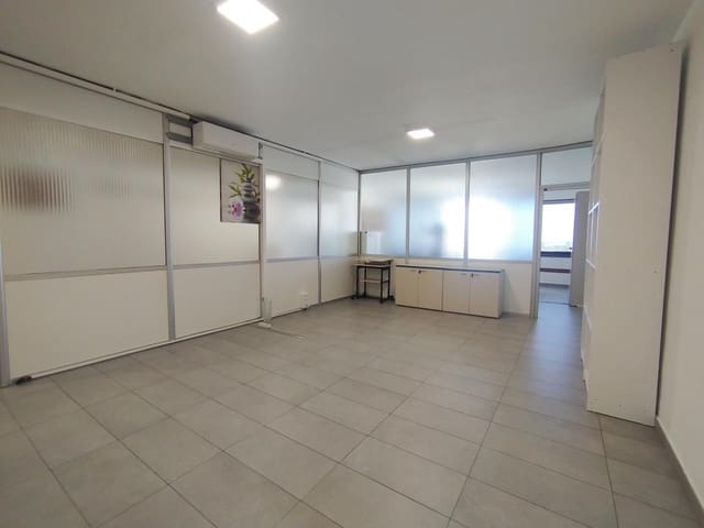 Bureau de 2 chambres à louer à Playa del Inglés, San Bartolomé de Tirajana - 1 250 € (Ref: 9941190)