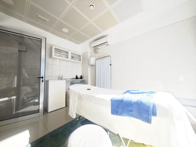 4 quarto Empresa para arrendar em Playa del Inglés, San Bartolomé de Tirajana - 2 600 € (Ref: 9956326)
