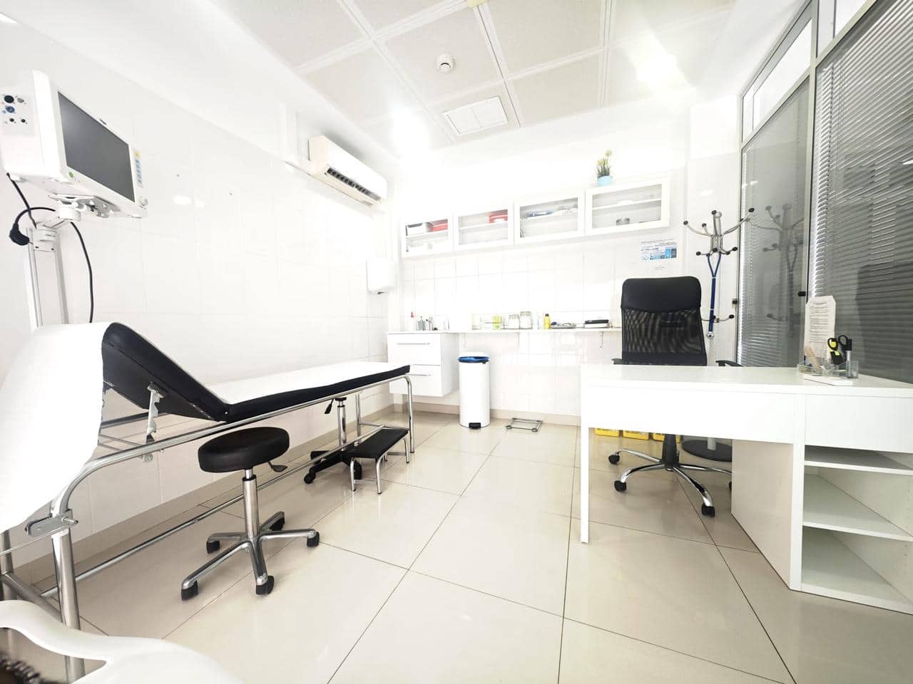 4 bedroom Business for rent in Playa del Ingles - € 2,600 (Ref: 9956326)