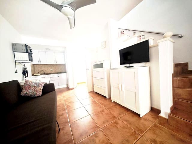 1 makuuhuone Asunto vuokrattavana paikassa Sonneland, San Bartolomé de Tirajana mukana uima-altaan - 1 250 € (Ref: 9956502)