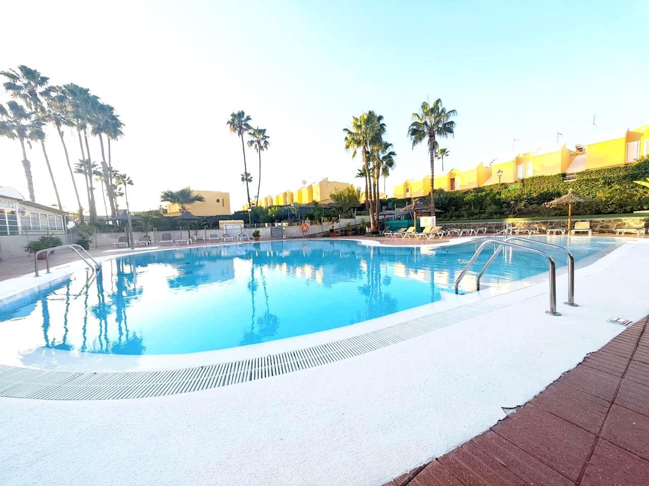 1 bedroom Flat for rent in Sonneland with pool - € 1,250 (Ref: 9956502)