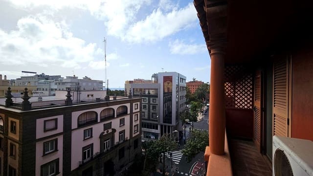 3 makuuhuone Asunto vuokrattavana paikassa Ciudad Jardín, Las Palmas de Gran Canaria mukana 
autotalli - 2 000 € (Ref: 9964544)