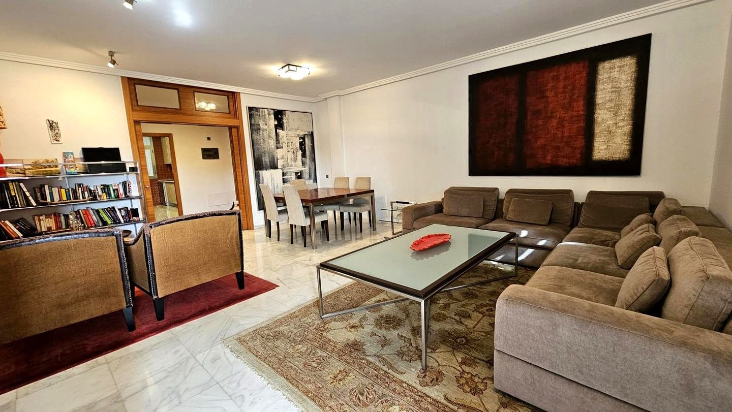 3 makuuhuone Asunto vuokrattavana paikassa Las Palmas de Gran Canaria mukana 
autotalli - 2 000 € (Ref: 9964544)