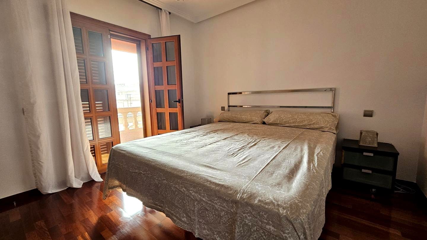 3 makuuhuone Asunto vuokrattavana paikassa Las Palmas de Gran Canaria mukana 
autotalli - 2 000 € (Ref: 9964544)