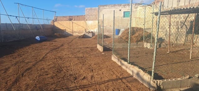 Ubebygd land til salgs i Telde - € 35 000 (Ref: 9977965)