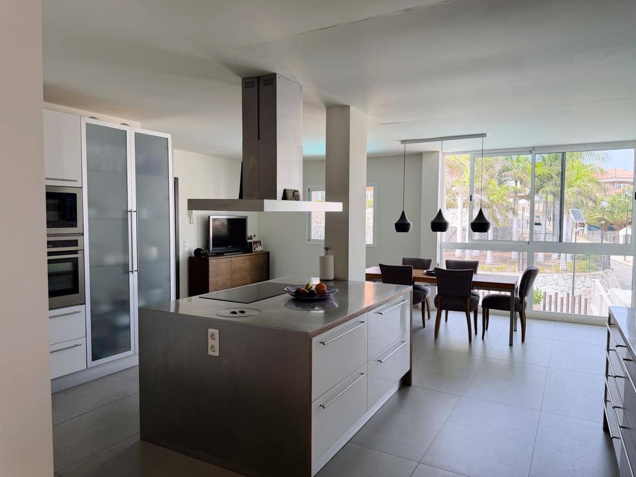 3 soverom Villa til salgs i Arguineguin med svømmebasseng garasje - € 1 200 000 (Ref: 9979222)
