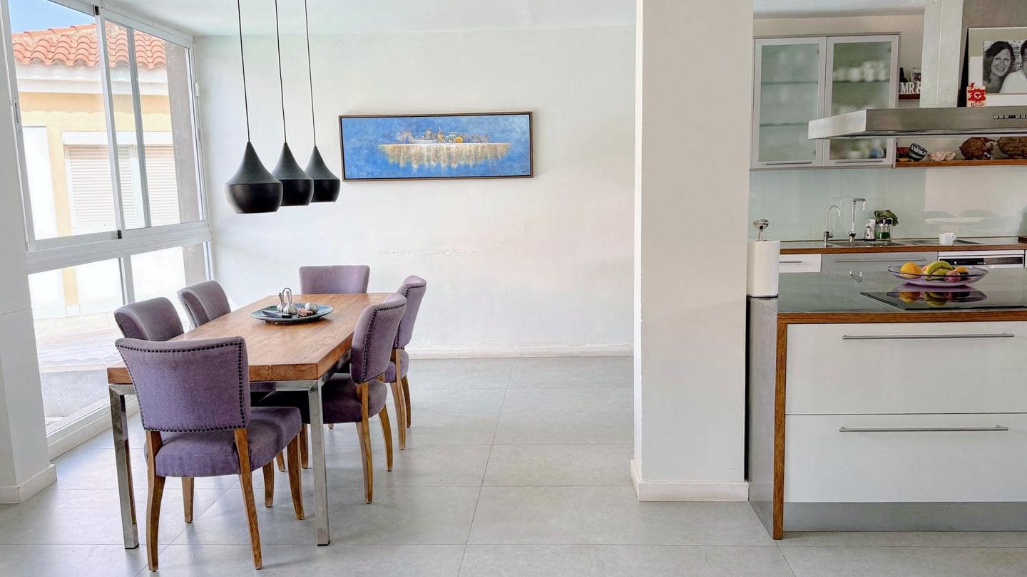 3 soverom Villa til salgs i Arguineguin med svømmebasseng garasje - € 1 200 000 (Ref: 9979222)