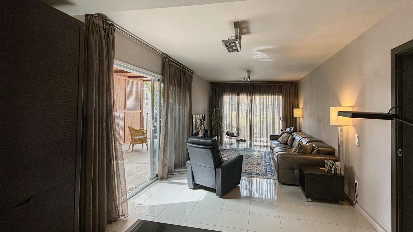 3 soverom Villa til salgs i Arguineguin med svømmebasseng garasje - € 1 200 000 (Ref: 9979222)